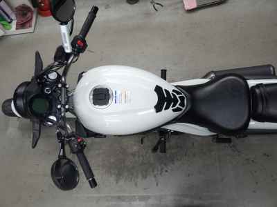 Kawasaki Eliminator 400 2023