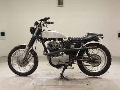 Yamaha SR400 2025