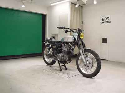 Yamaha SR400 2025