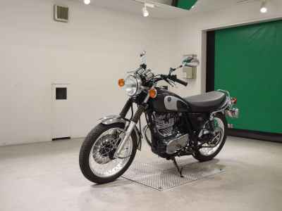 Yamaha SR400 2021