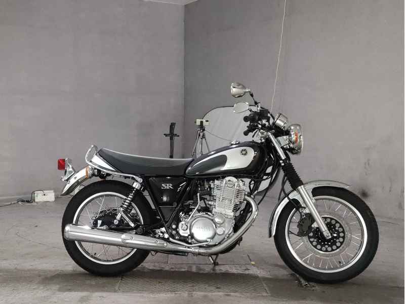 Yamaha SR400 2021
