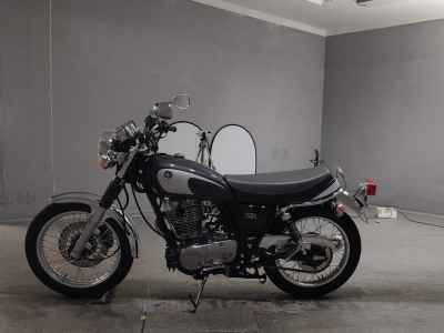 Yamaha SR400 2021