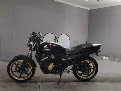 Honda CB250 Jade