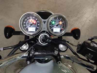 Triumph Bonneville T100 2023