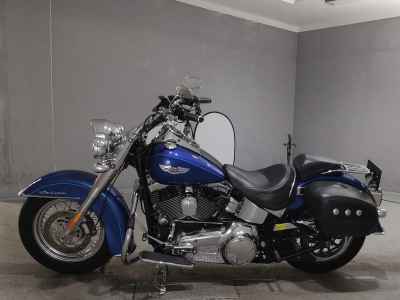 Harley-Davidson Deluxe FLSTN1580 2011