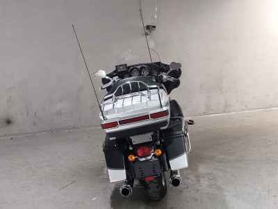 Harley-Davidson FLHTCUSE1800 CVO 2013