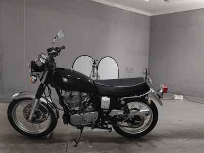 Yamaha SR400 2019