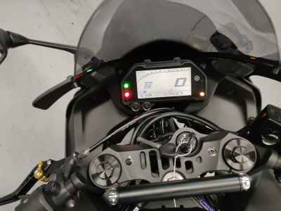 Yamaha YZF-R25 2021