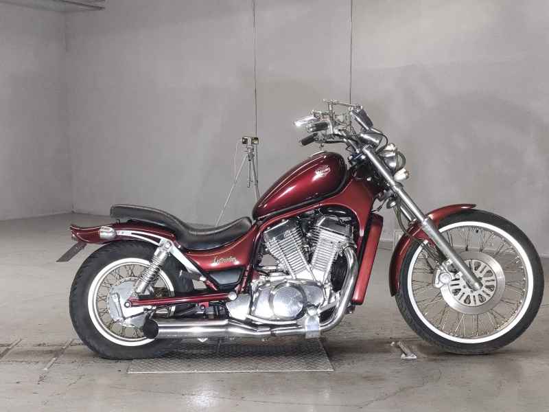 Suzuki Intruder 400