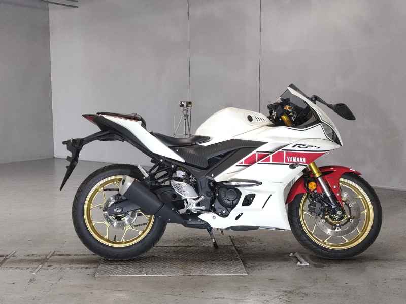 Yamaha YZF-R25 2022