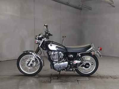 Yamaha SR400 2021
