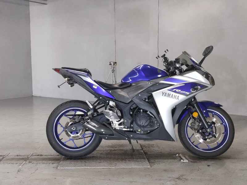 Yamaha YZF-R25 2015