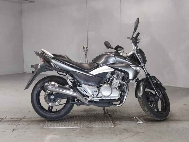 Suzuki GSR250