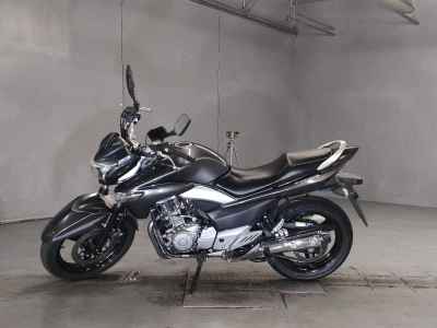 Suzuki GSR250