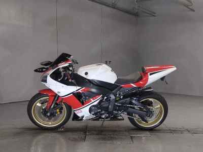 Yamaha YZF-R1