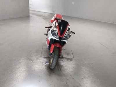 Yamaha YZF-R1