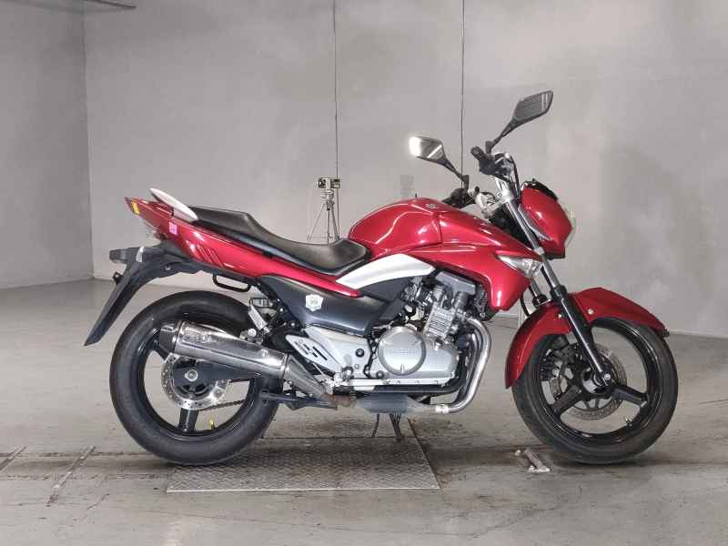 Suzuki GSR250