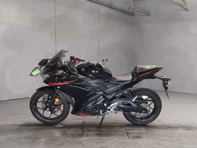 Yamaha YZF-R25 2015