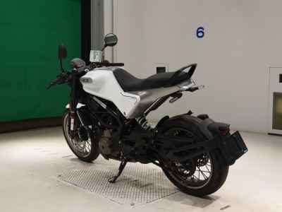 Husqvarna Svartpilen 401 2022