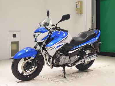 Suzuki GSR250