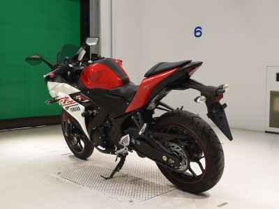 Yamaha YZF-R25 2015