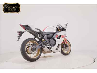 Yamaha YZF-R7 2022