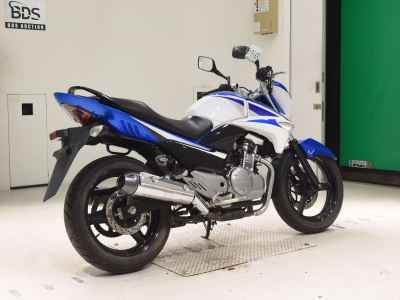 Suzuki GSR250