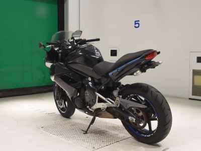 Kawasaki Ninja 400R 2011