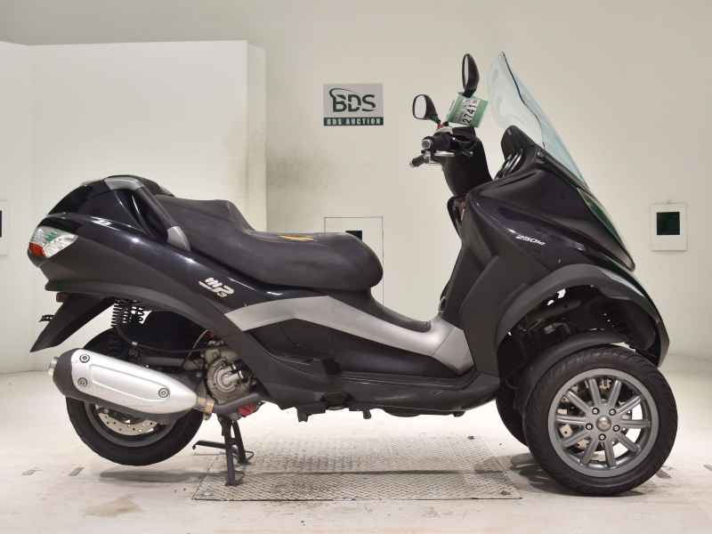 Piaggio MP3 250