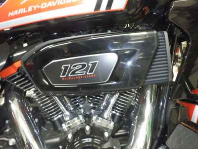 Harley-Davidson FLTRXSE1980 CVO 2025