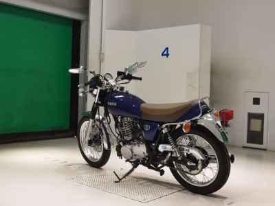 Yamaha SR400 2021