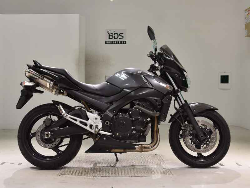Suzuki GSR400 2011