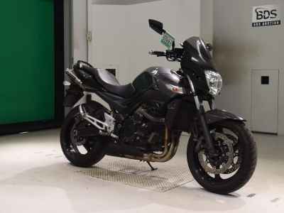 Suzuki GSR400 2011