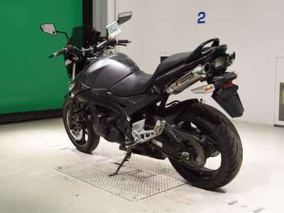 Suzuki GSR400 2011