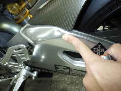 Aprilia RSV4 1000 Factory 2011