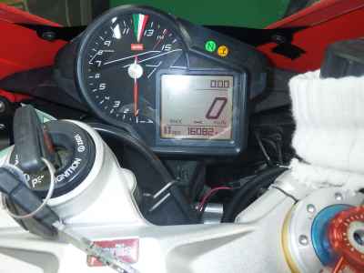 Aprilia RSV4 1000 Factory 2011