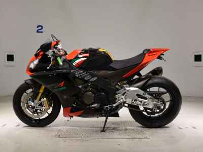 Aprilia RSV4 1000 Factory 2011