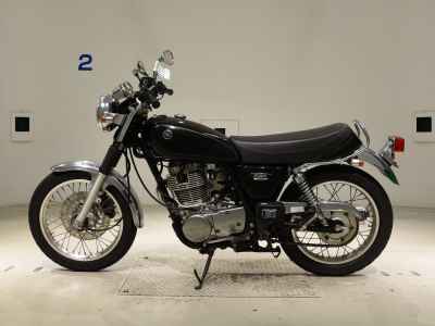Yamaha SR400 2016