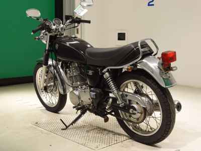 Yamaha SR400 2016