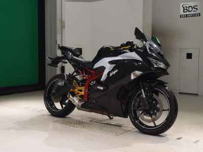 Kawasaki Ninja ZX-25R KRT Edition 2021