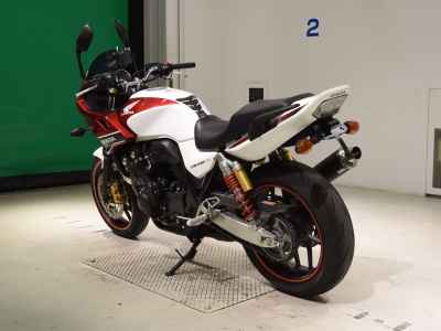 Honda CB400 Super Boldor 2014
