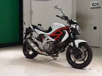 Suzuki Gladius SFV400 2010