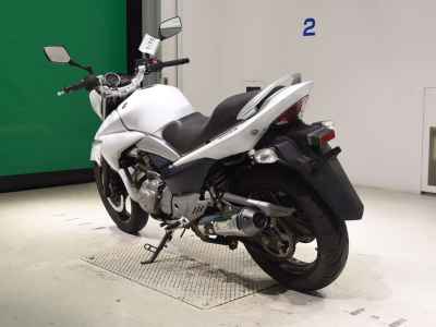 Suzuki GSR250