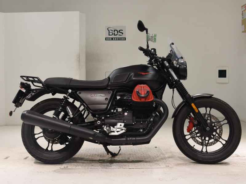 Moto Guzzi V7 III Carbon 2019