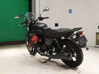 Moto Guzzi V7 III Carbon 2019