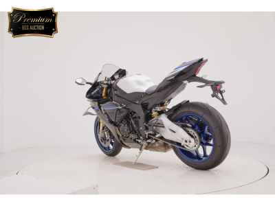 Yamaha YZF-R1M 2025