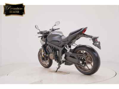 Honda CB650R E-Clutch 2025