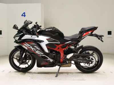 Kawasaki Ninja ZX-25R 2021