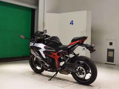 Kawasaki Ninja ZX-25R 2021