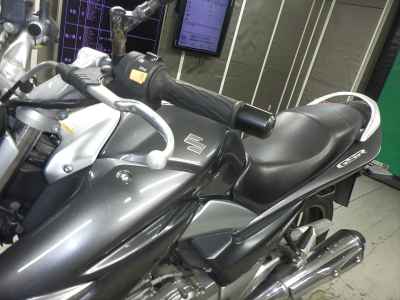 Suzuki GSR250